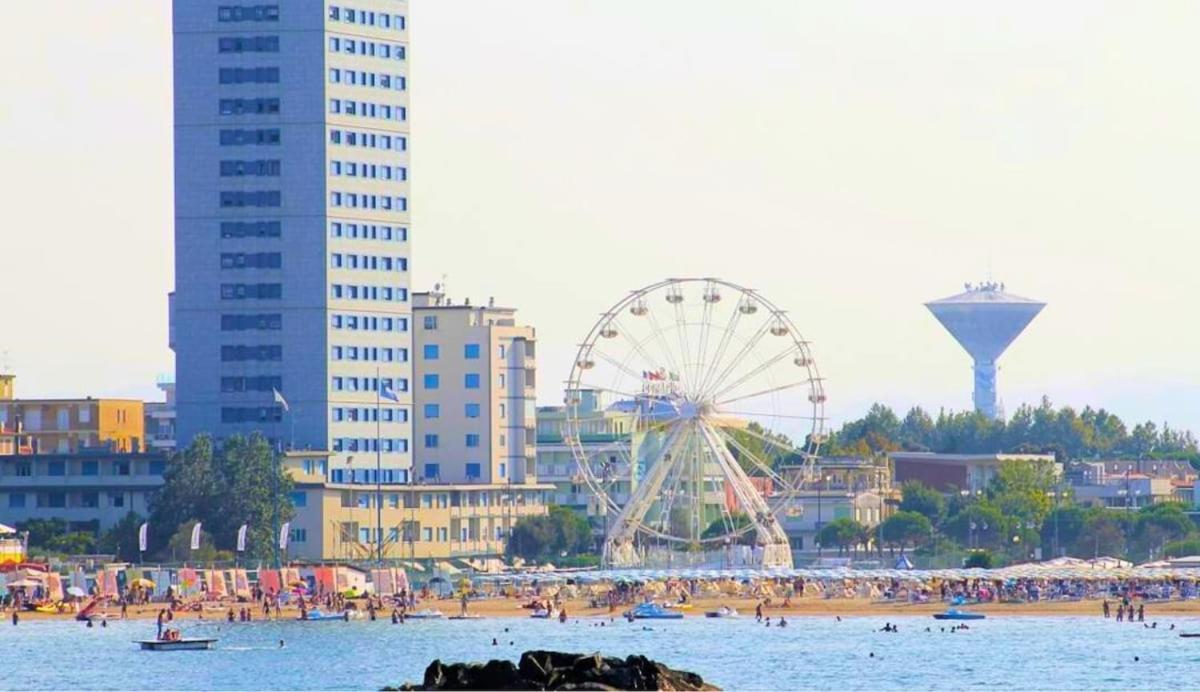 Summer - Casa A Due Passi Dal Mare Con Free Parking E Wi-fi Appartamento *